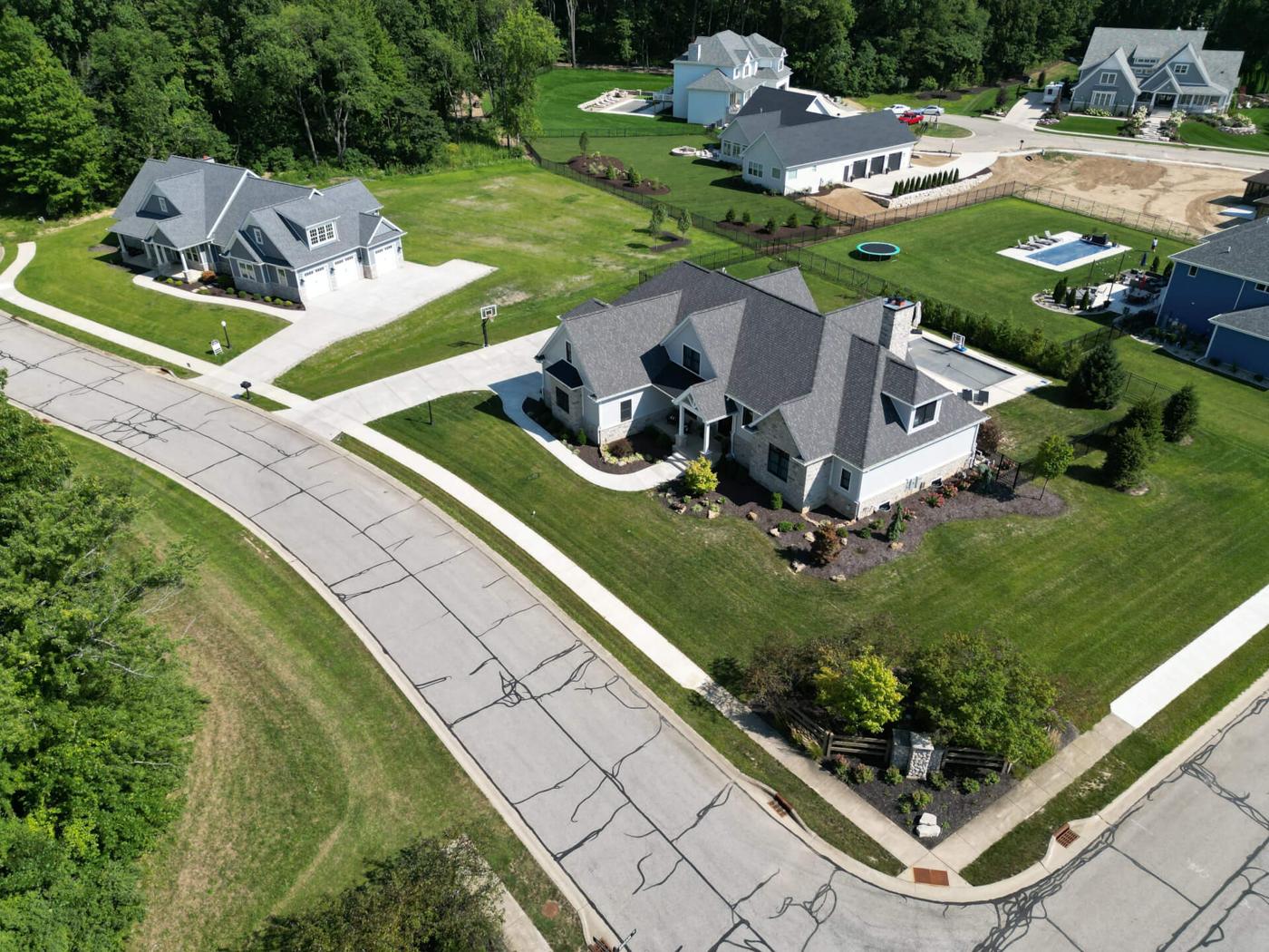 Homes along a Brigata Hills street with sidewalks